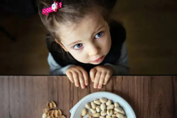 خواص پسته برای کودکان کم‌اشتها